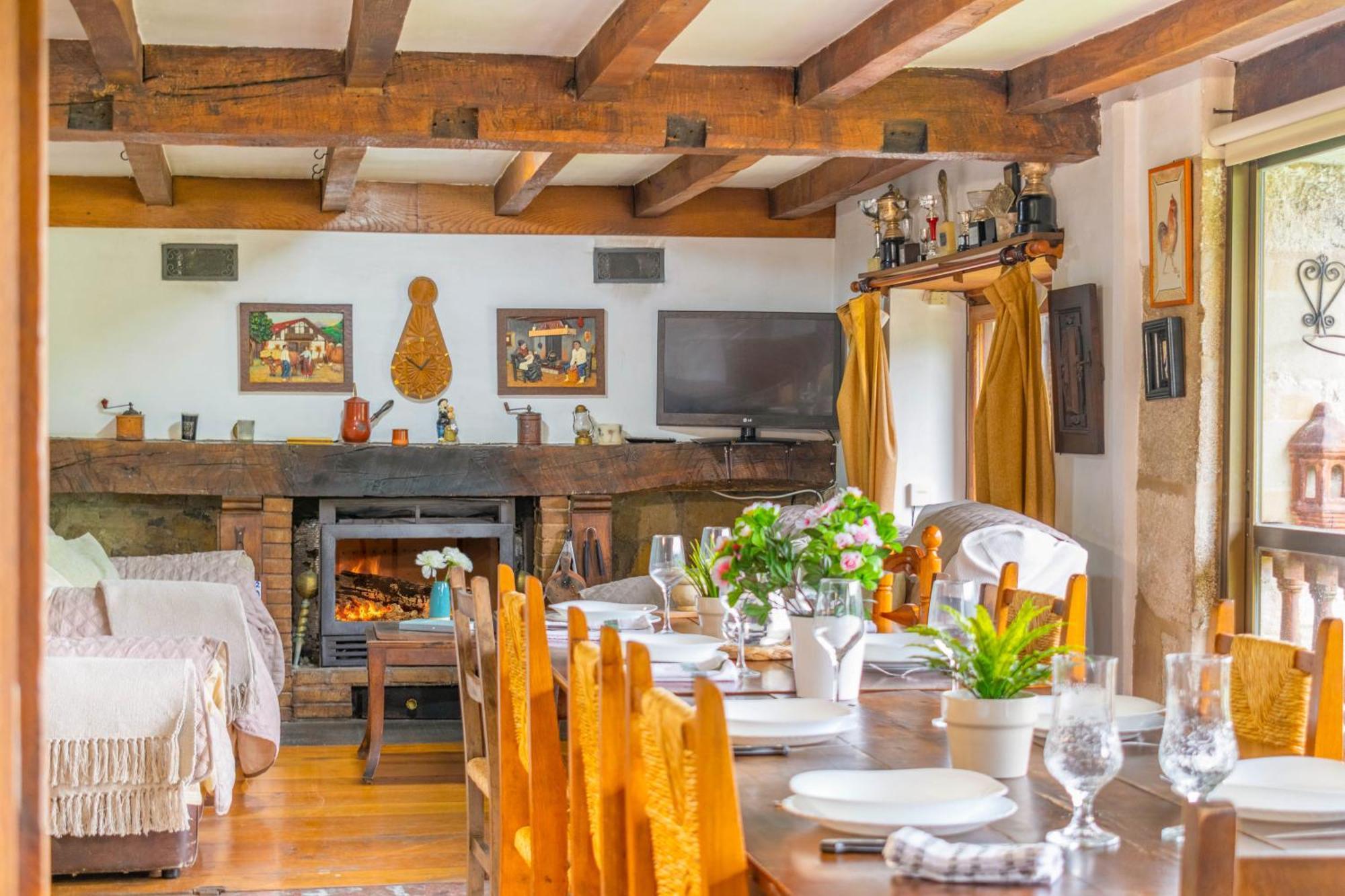 Casa Rural Arotzenia, Hogar Rustico En Pleno Valle De La Ulzama Lizaso エクステリア 写真