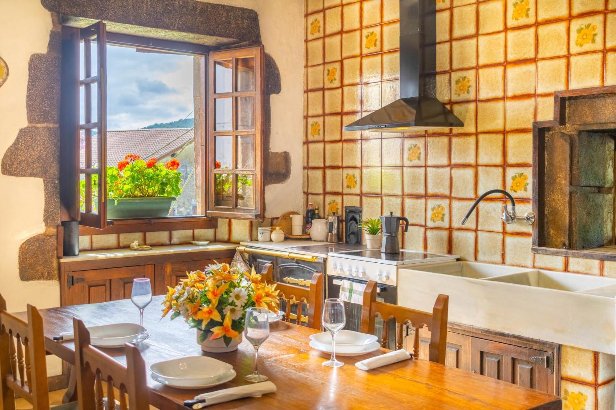 Casa Rural Arotzenia, Hogar Rustico En Pleno Valle De La Ulzama Lizaso エクステリア 写真
