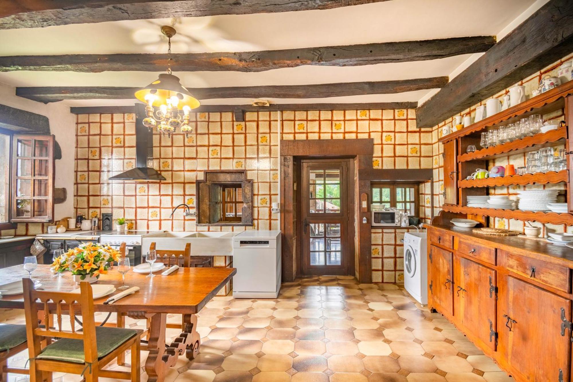Casa Rural Arotzenia, Hogar Rustico En Pleno Valle De La Ulzama Lizaso エクステリア 写真