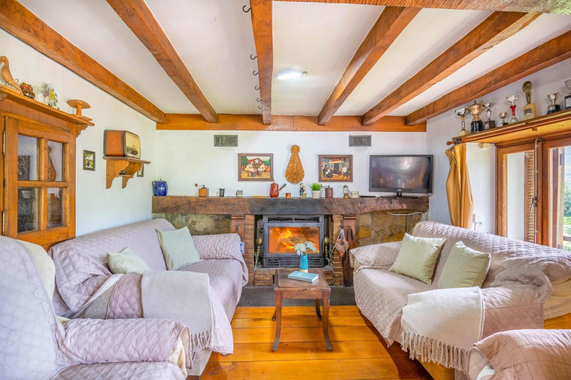 Casa Rural Arotzenia, Hogar Rustico En Pleno Valle De La Ulzama Lizaso エクステリア 写真