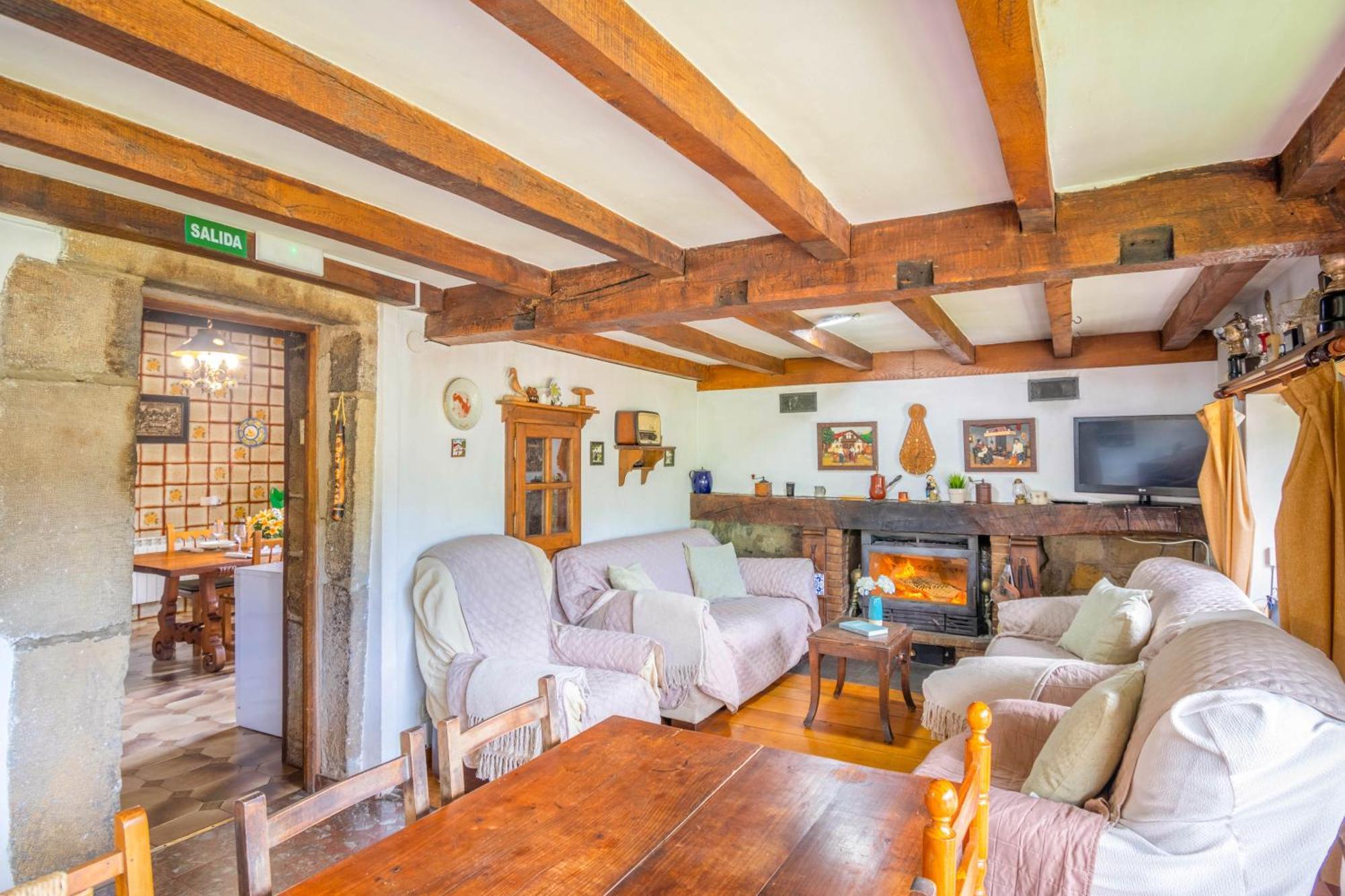 Casa Rural Arotzenia, Hogar Rustico En Pleno Valle De La Ulzama Lizaso エクステリア 写真